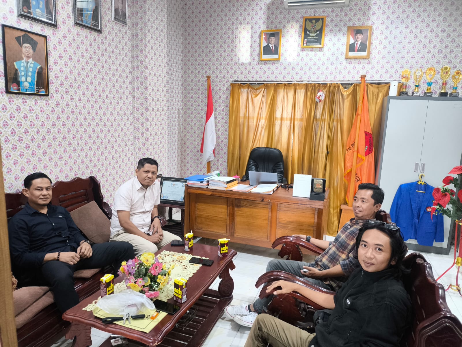 Sambangi FISIP Untika Luwuk Bahas Konsolidasi Demokrasi